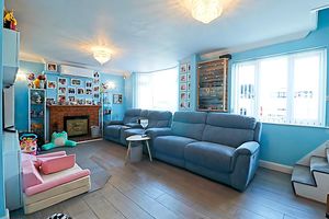 Living Room- click for photo gallery